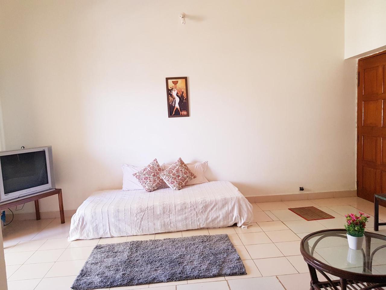 1 Bedroom Spacious Apartment In קלנגוטה מראה חיצוני תמונה