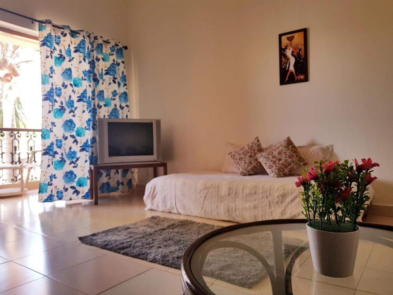 1 Bedroom Spacious Apartment In קלנגוטה מראה חיצוני תמונה